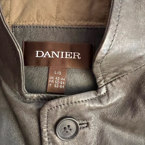 Danier genuine leather jacket for men - Picture 3 of 9